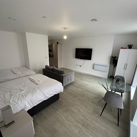 Manchester Old Trafford Studio Apartment Exterior photo