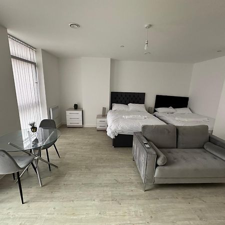 Manchester Old Trafford Studio Apartment Exterior photo